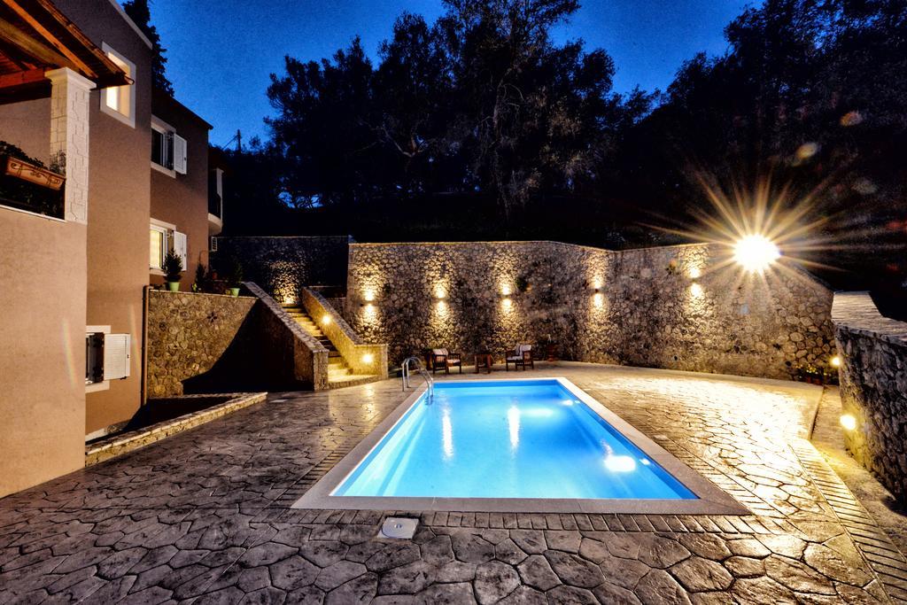 Villa Natalia Kouramádes Exteriör bild