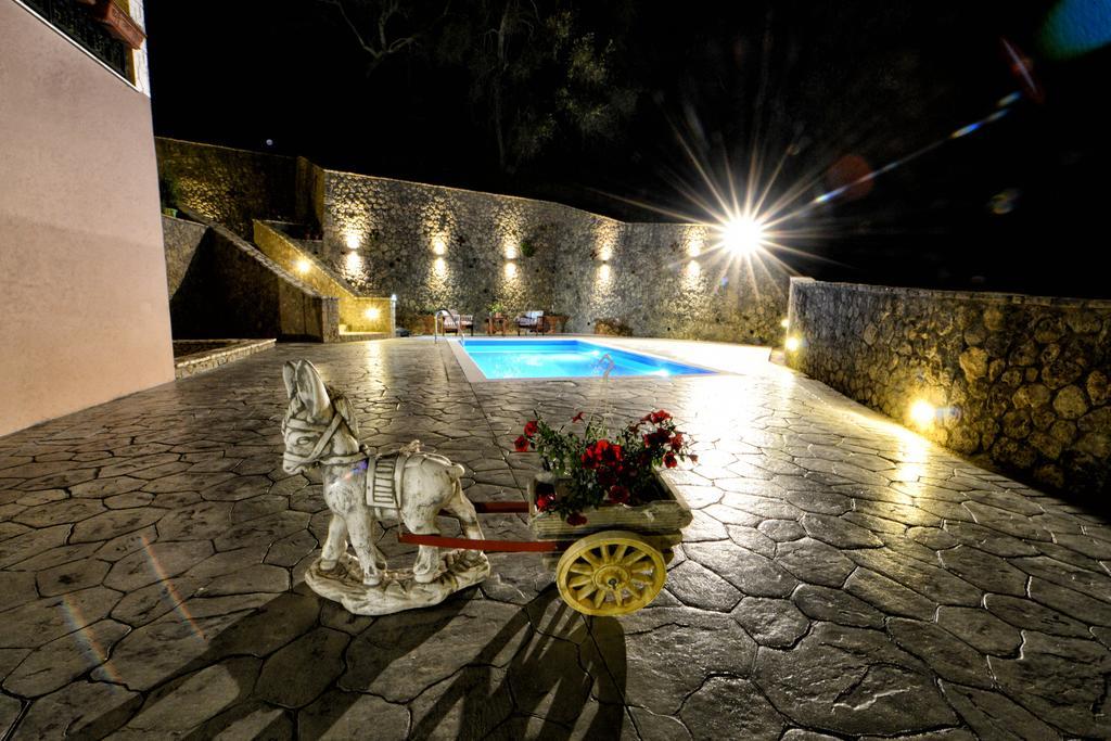Villa Natalia Kouramádes Exteriör bild